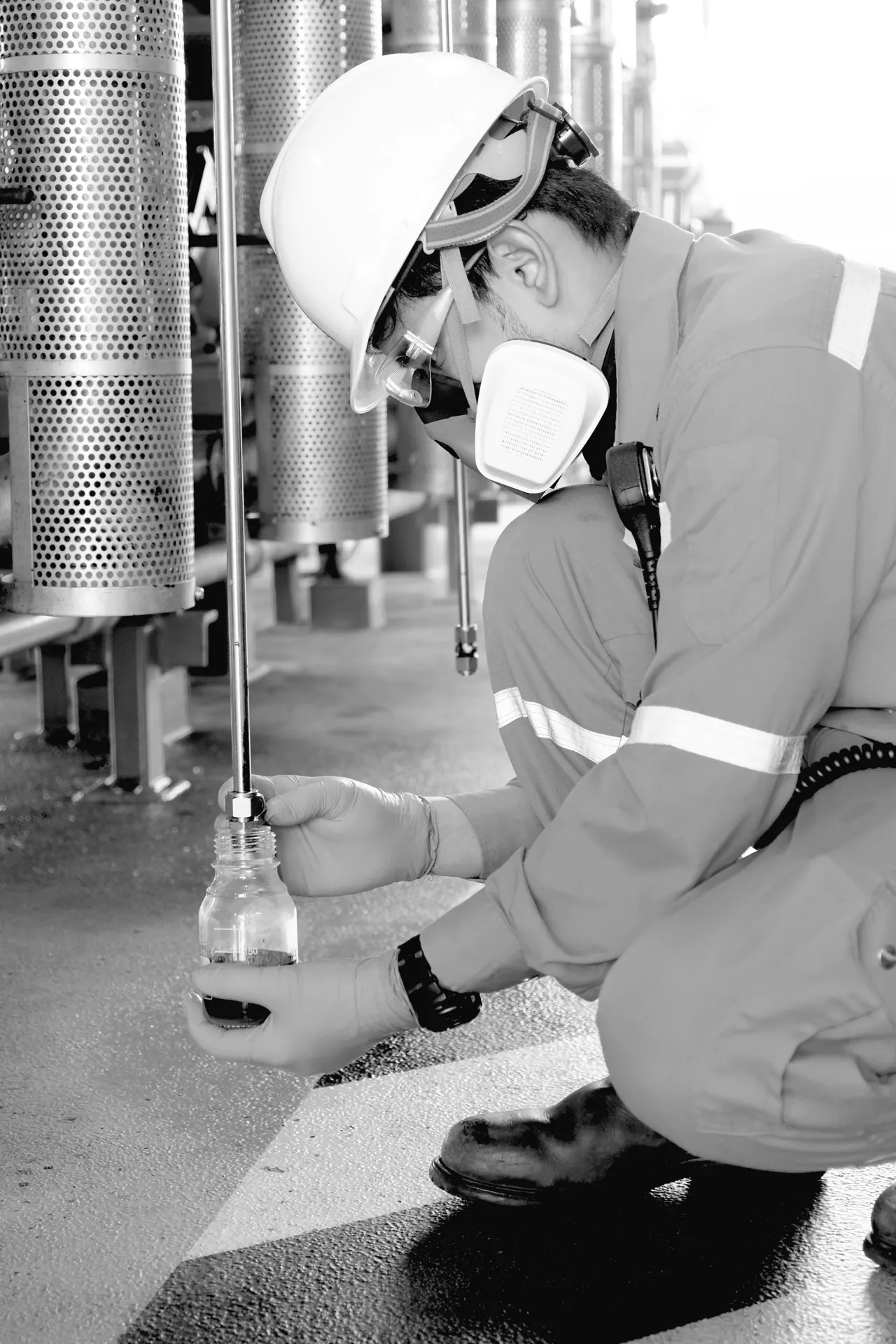 Field oil sample collection